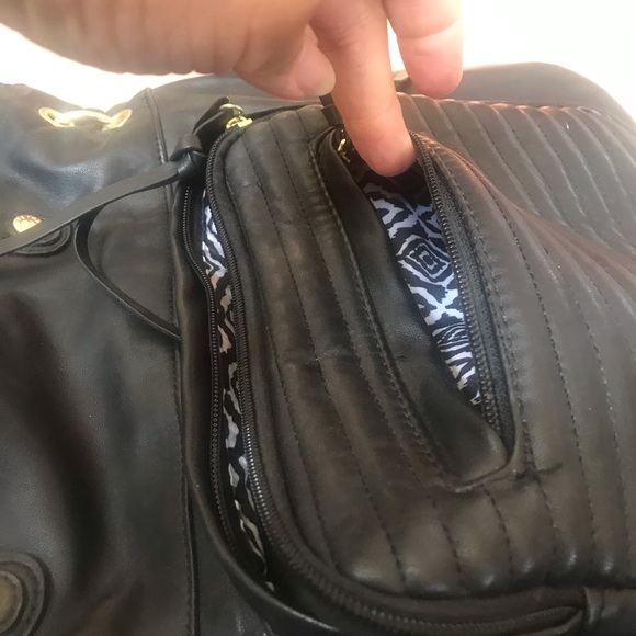 Steve Madden Black Expandable Purse - Picture 13 of 16